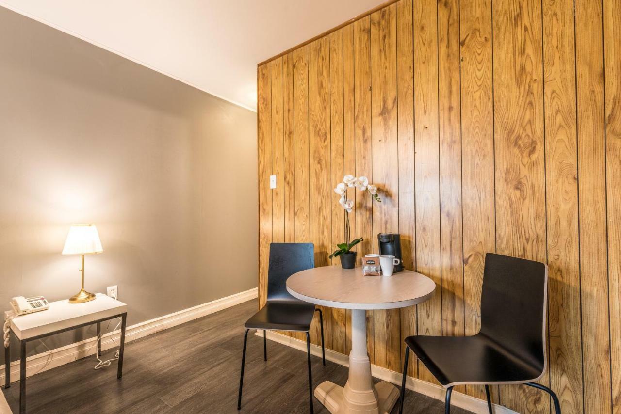Lake City Motel Dartmouth Екстер'єр фото